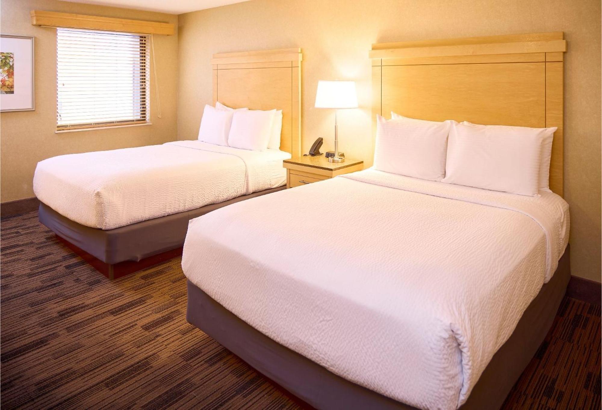 Livinn Hotel Cincinnati North/ Шаронвилл Экстерьер фото